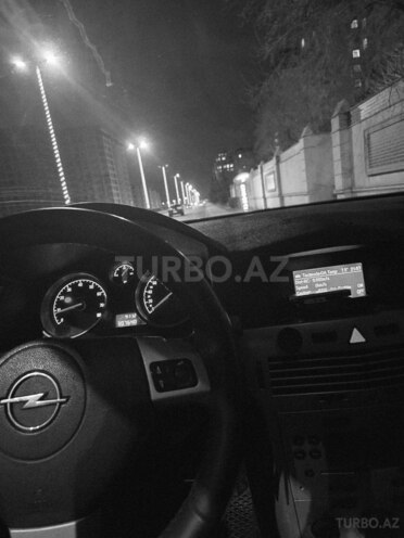 Opel Astra 2007, 300,000 km - 1.4 l - Xudat