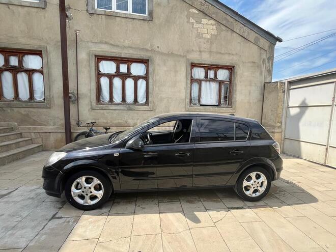 Opel Astra 2007, 300,000 km - 1.4 l - Xudat