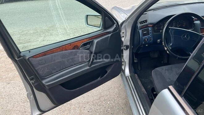 Mercedes E 200 1997, 453,256 km - 2.0 l - Bakı
