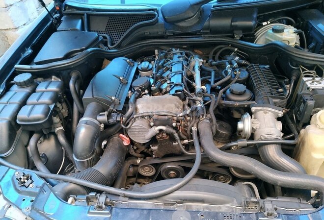Mercedes E 220 d 2001, 200,000 km - 2.2 l - Bakı