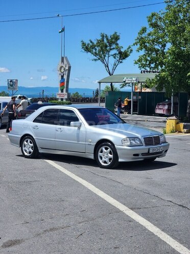 Mercedes C 240 1999, 224,000 km - 2.4 л - Zaqatala