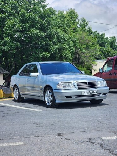 Mercedes C 240 1999, 224,000 km - 2.4 л - Zaqatala