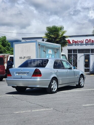 Mercedes C 240 1999, 224,000 km - 2.4 л - Zaqatala