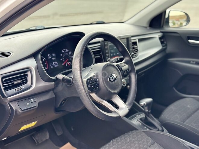 Kia Rio-12