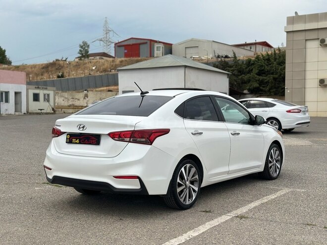 Hyundai Accent-6