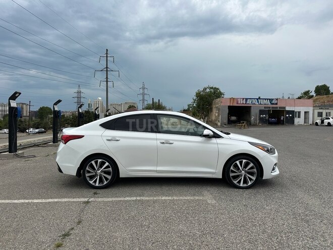Hyundai Accent-2