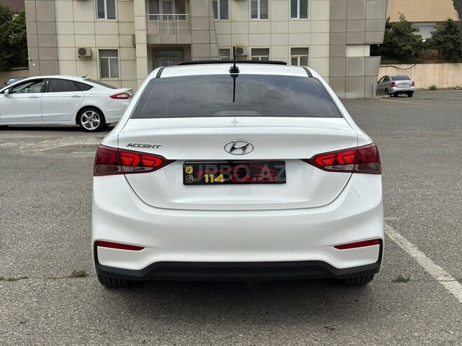 Hyundai Accent-5