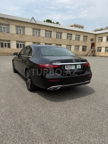 Mercedes E 300 e 2022, 6,400 km - 2.0 l - Bakı