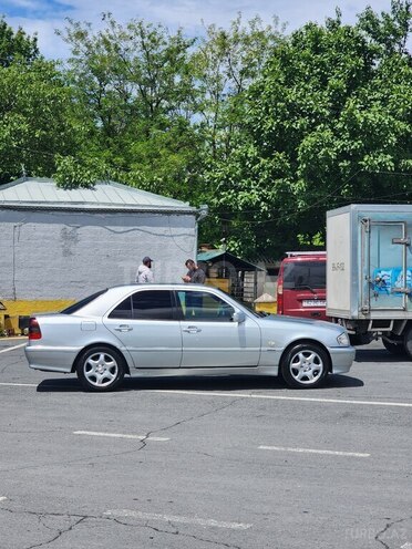 Mercedes C 240 2000, 180,000 km - 2.4 l - Zaqatala