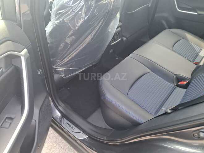 Toyota RAV4-17