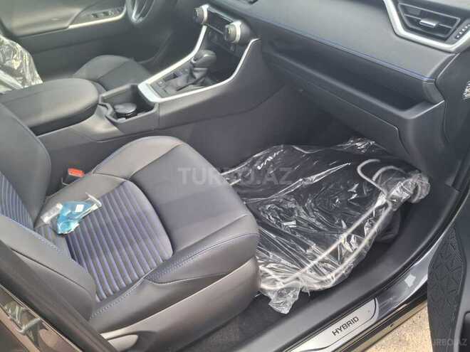Toyota RAV4-14