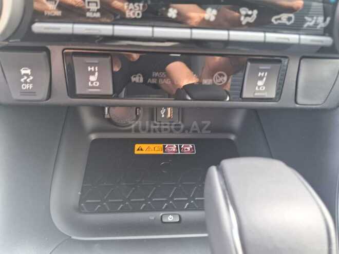 Toyota RAV4-12