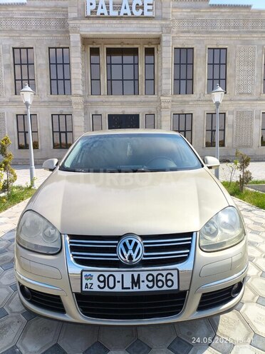 Volkswagen Jetta 2005, 283,500 km - 1.6 l - Saatlı