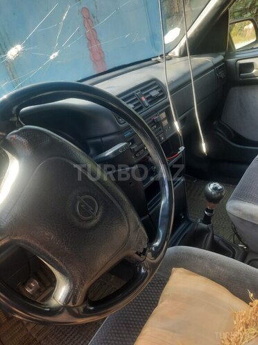 Opel Vectra 1994, 125,000 km - 2.0 l - Ağdam