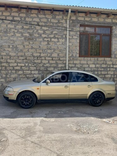 Volkswagen Passat 2001, 300,000 km - 1.8 l - Gəncə