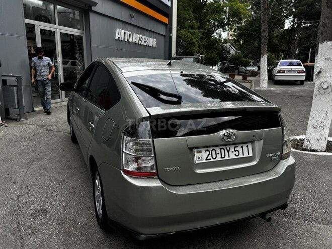 Toyota Prius-3
