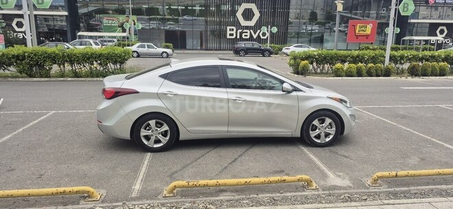 Hyundai Elantra 2015, 201,168 km - 1.8 л - Bakı