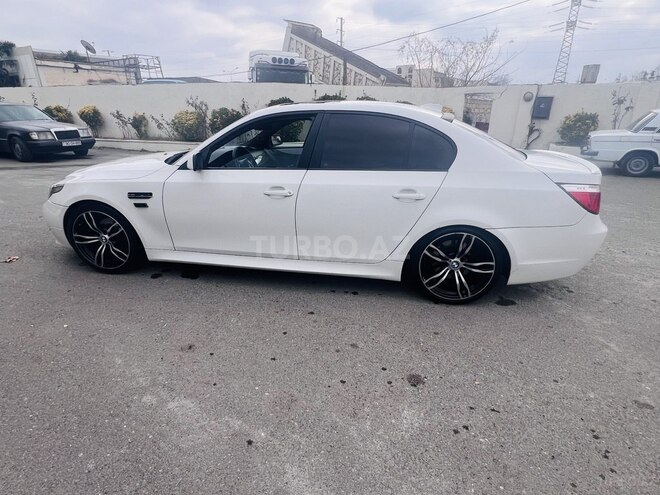 BMW 525 2006, 299,000 km - 2.5 l - Yevlax