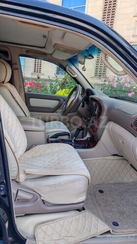 Toyota Land Cruiser 2002, 283,492 km - 4.5 l - Tovuz