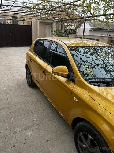 Kia Ceed 2007, 300,000 km - 1.4 l - Sumqayıt