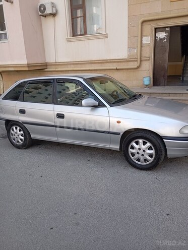 Opel Astra 1997, 220,000 km - 1.6 l - Bakı