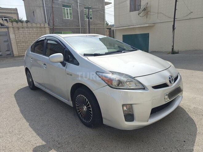 Toyota Prius-3