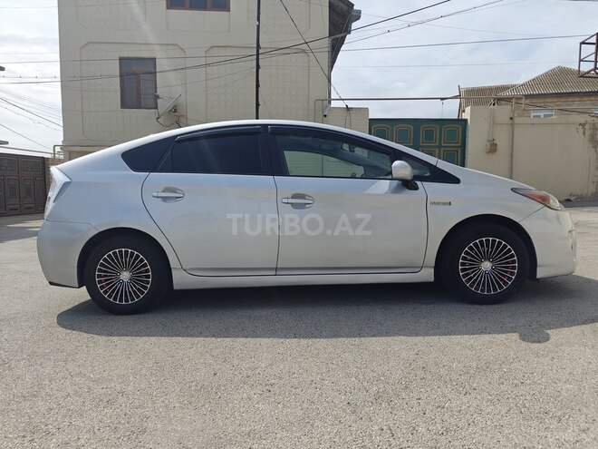 Toyota Prius-6