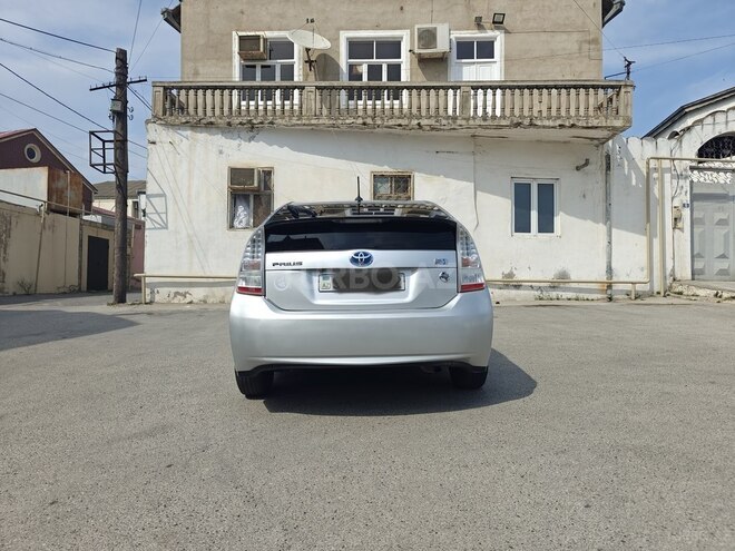 Toyota Prius-10