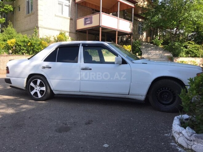 Mercedes E 220 1991, 600,000 km - 2.2 l - Göygöl
