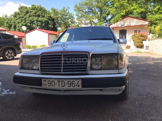 Mercedes E 220 1991, 600,000 km - 2.2 l - Göygöl