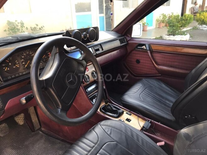 Mercedes E 220 1991, 600,000 km - 2.2 l - Göygöl