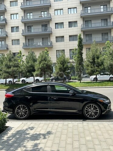 Hyundai Elantra 2017, 137,800 km - 1.6 л - Bakı