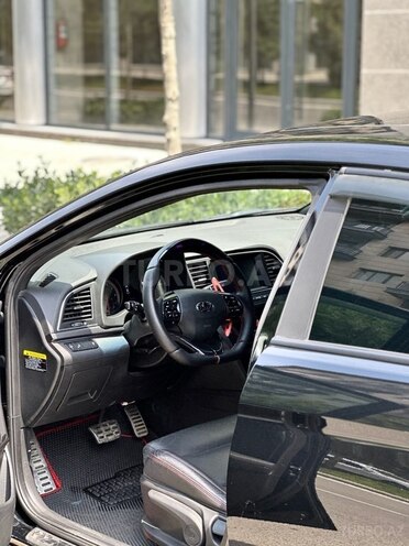 Hyundai Elantra 2017, 137,800 km - 1.6 л - Bakı