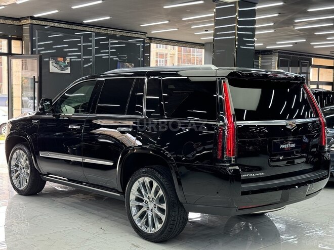 Cadillac Escalade-4