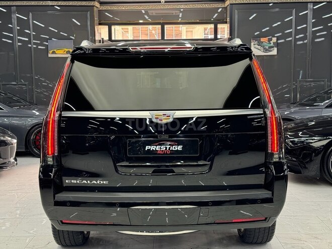 Cadillac Escalade-6