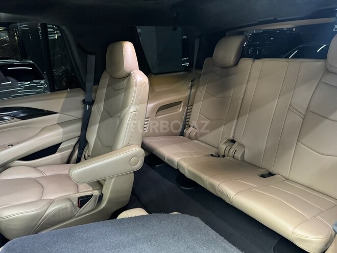 Cadillac Escalade-10