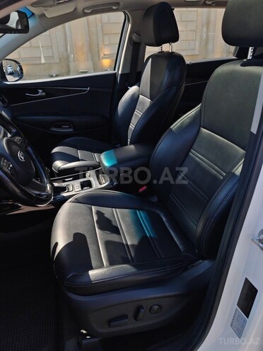 Kia Sorento-13