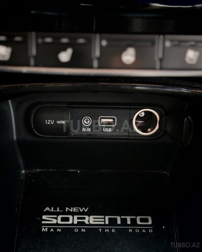 Kia Sorento-16