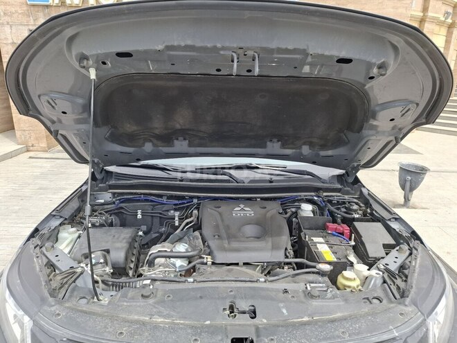 Mitsubishi L200 2021, 97,000 km - 2.4 л - Bakı