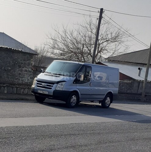 Ford Transit-9