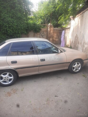 Opel Astra 1997, 340,000 km - 1.6 l - Bakı