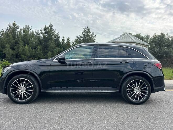 Mercedes GLC 300-11