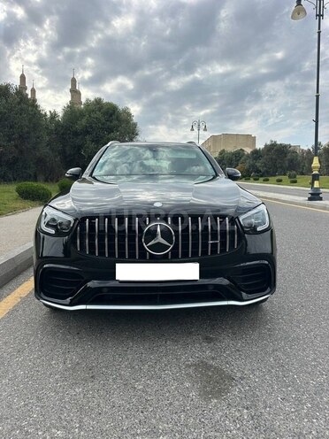 Mercedes GLC 300-12