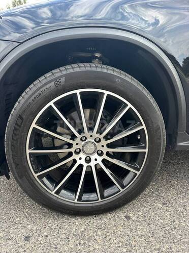 Mercedes GLC 300-16