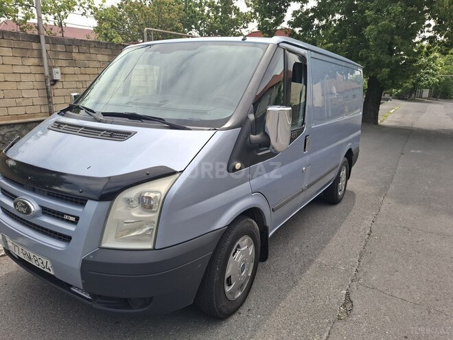 Ford Transit-4