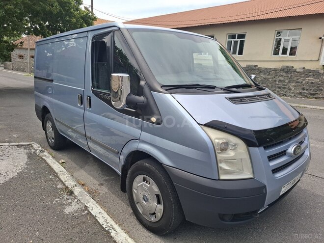 Ford Transit-6