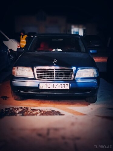Mercedes C 200 1994, 300,000 km - 2.0 л - Quba