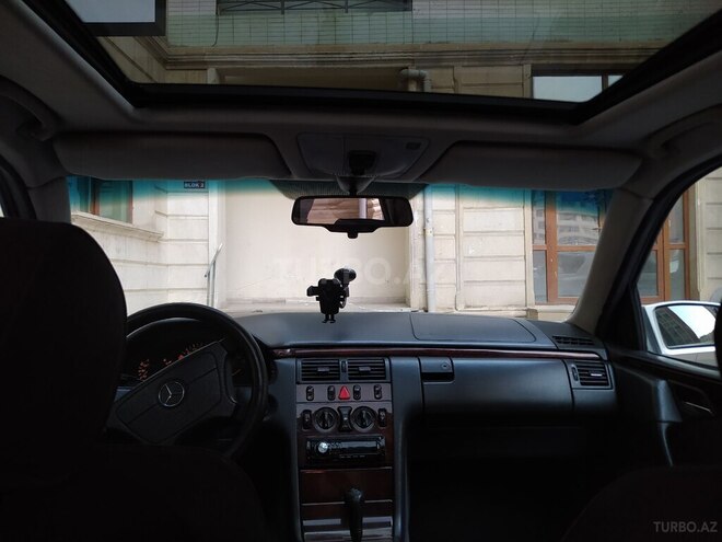 Mercedes E 230 1995, 222,222 km - 2.3 l - Bakı