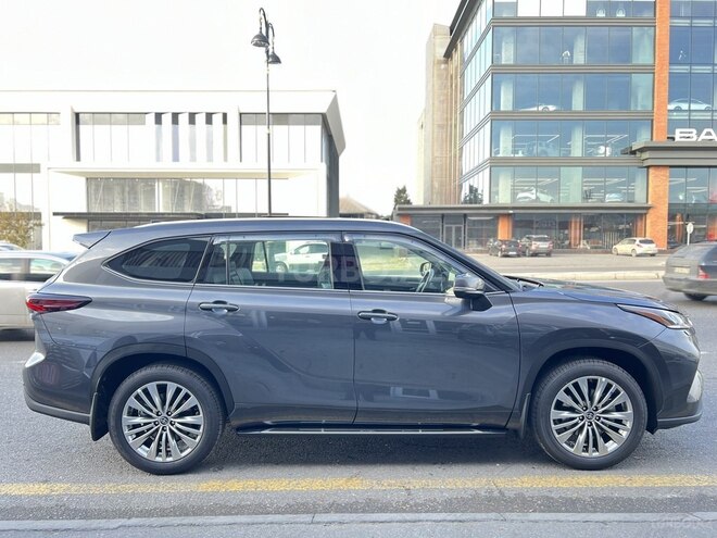 Toyota Highlander-4