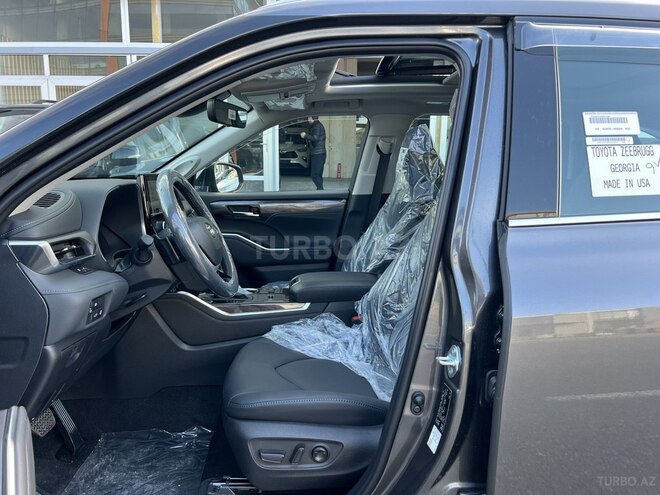 Toyota Highlander-5